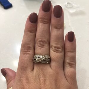 10k white gold and diamond ring